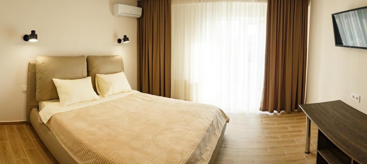Hotel Colinele Aurii Cimislia Esterno foto